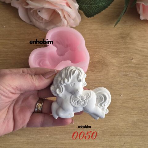 Pony at silikon kalıp