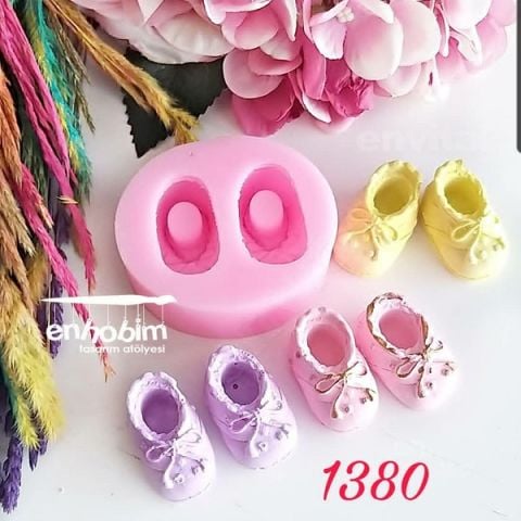 Bebek ayakkabı