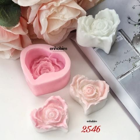 Gül yapraklı kalp silikon kalıp
