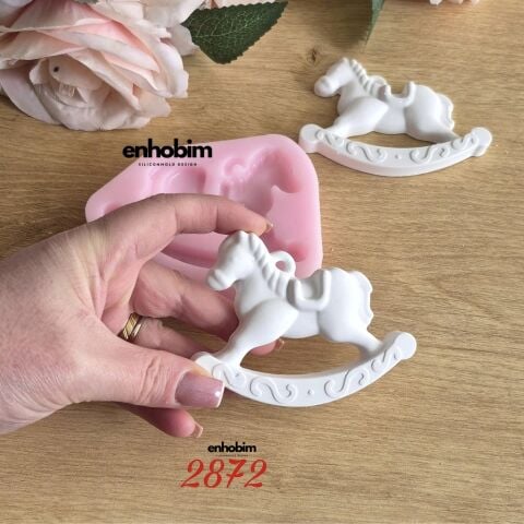 Sallanan At silikonkalıp